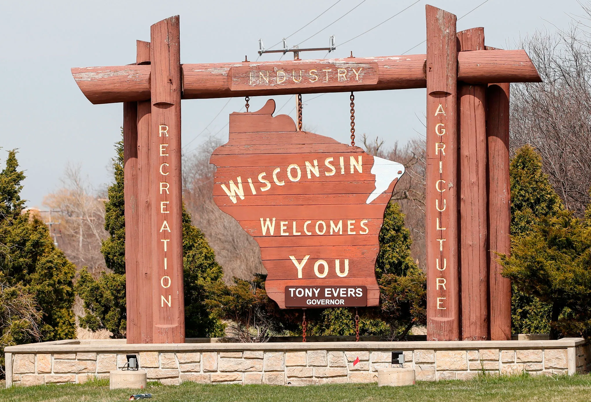 Welcome to Wisconsin sign.